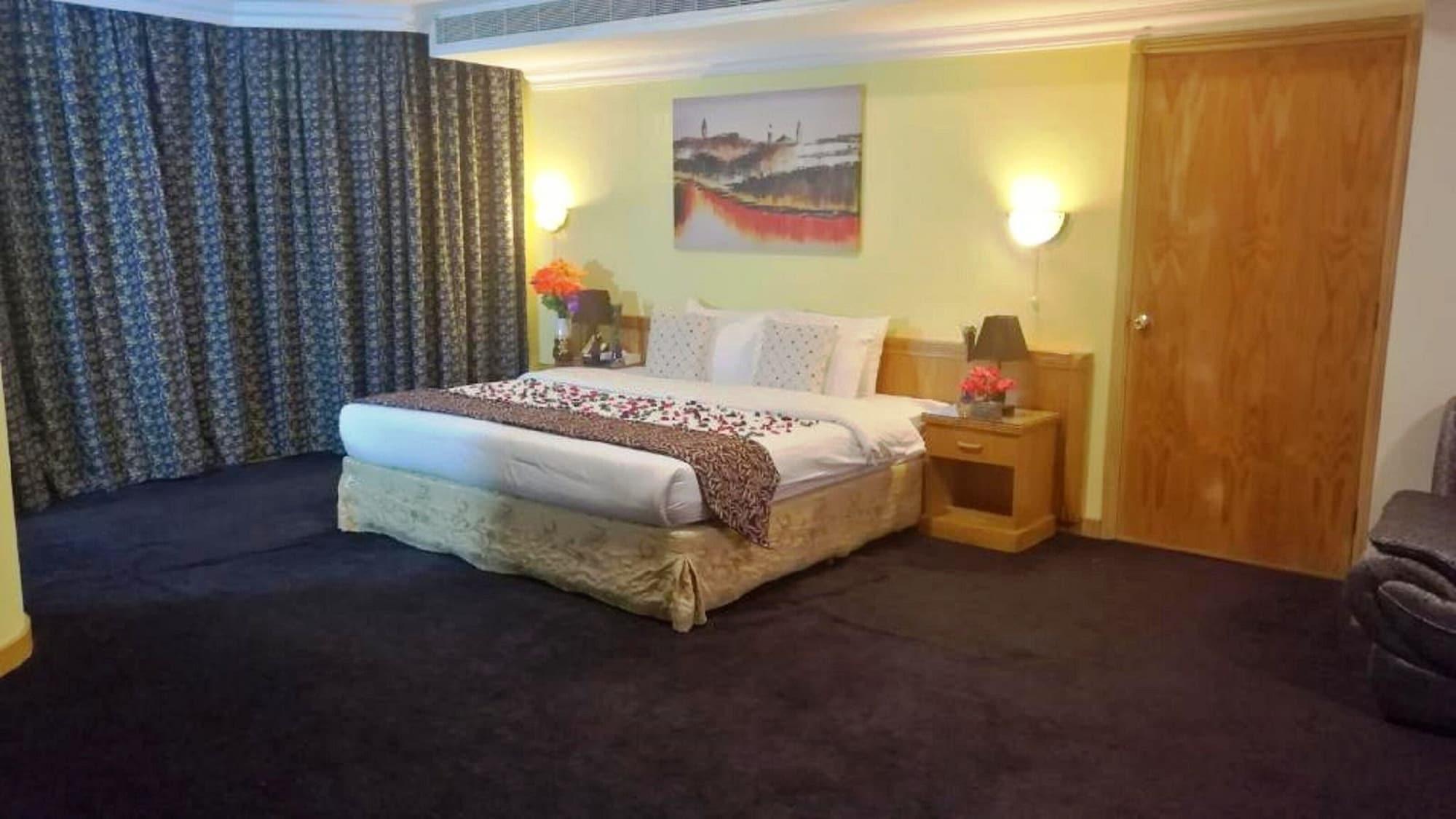 Phoenicia Tower Hotel And Spa Манама Екстериор снимка